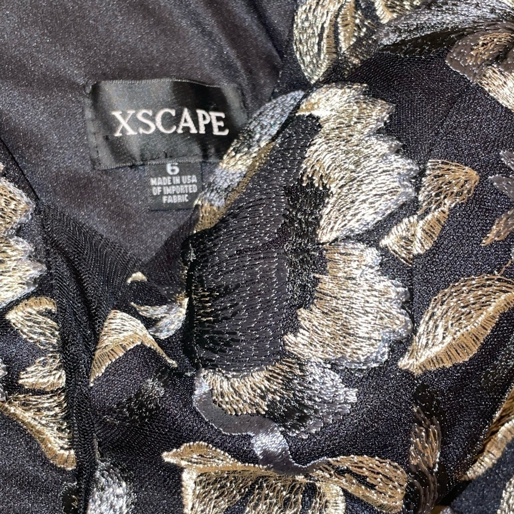 XSCAPE Cocktail Dress Floral Embroidered Metallic Padded Bottom 6 inches unlined - Picture 8 of 10